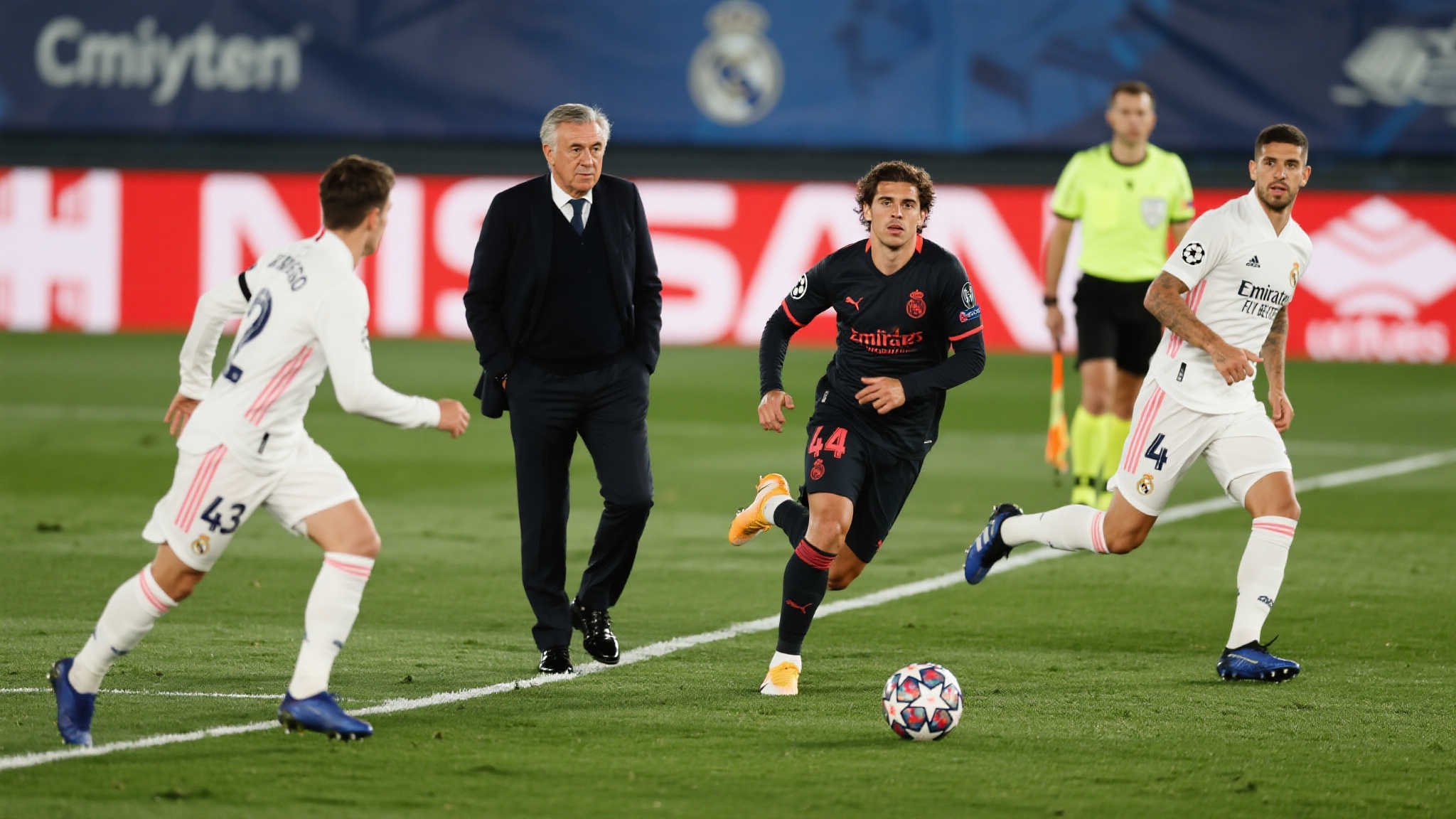 皇马10人依旧展现实力:迪亚斯精准助攻,巴尔韦德巧射破门! 回顾整场表现,不得不谈及教练安切洛蒂的实时调整能力